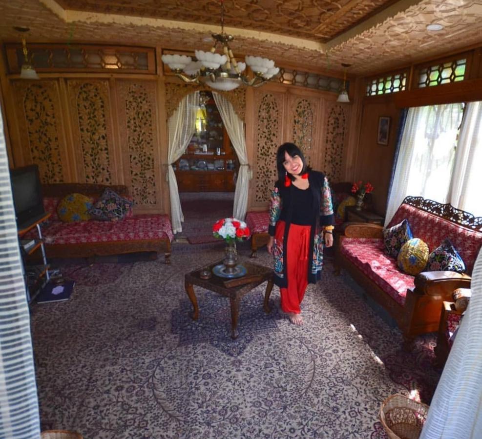 The Shelter Group Of Houseboats & Tour Organiser Srīnagar Esterno foto