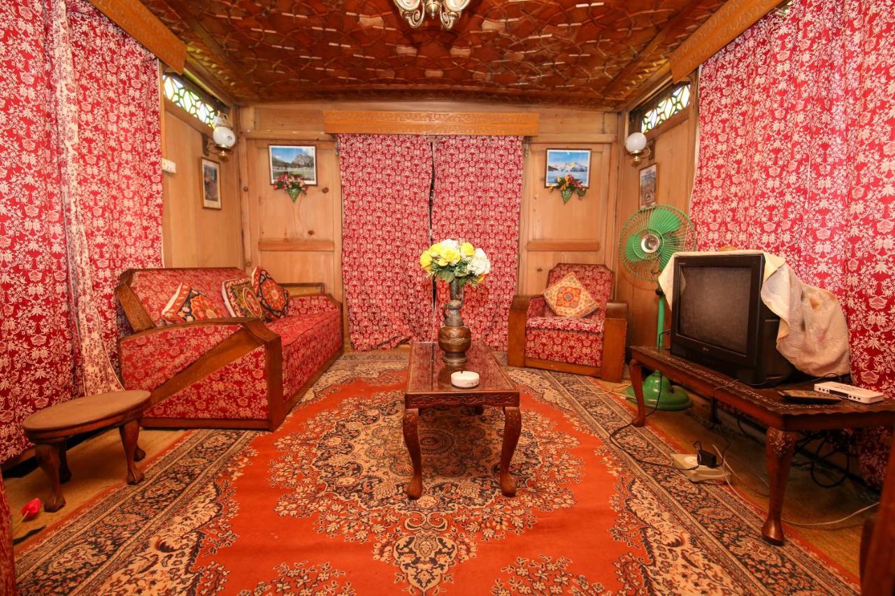 The Shelter Group Of Houseboats & Tour Organiser Srīnagar Esterno foto