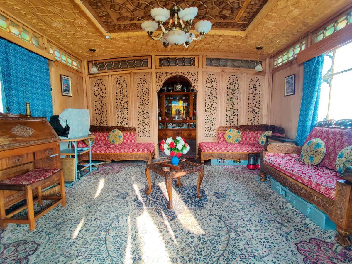 The Shelter Group Of Houseboats & Tour Organiser Srīnagar Esterno foto